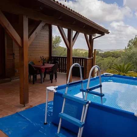 بيت للعطل Casa De Madera En *