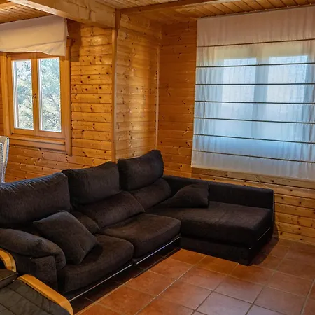 Casa De Madera En * كالافيل