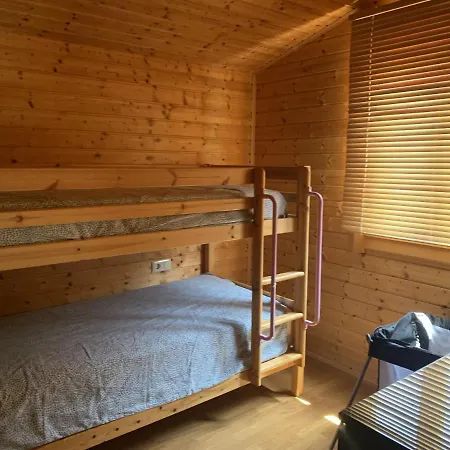 بيت للعطل Casa De Madera En